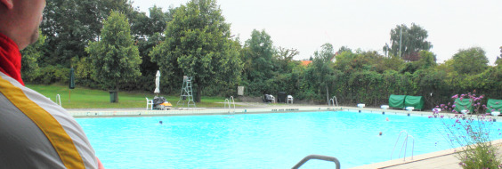 Livredder ved friluftsbassin